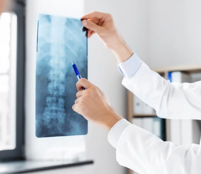 media.Slide-Visite-ortopediche-01-Riabilita-Lab